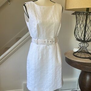 Banana Republic Elegant White  Textured Day Dress Belted and Pockets Size 8